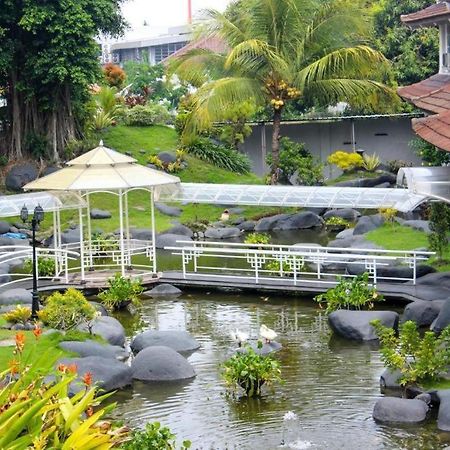 Hotel Merdeka Kediri Kediri  Zewnętrze zdjęcie