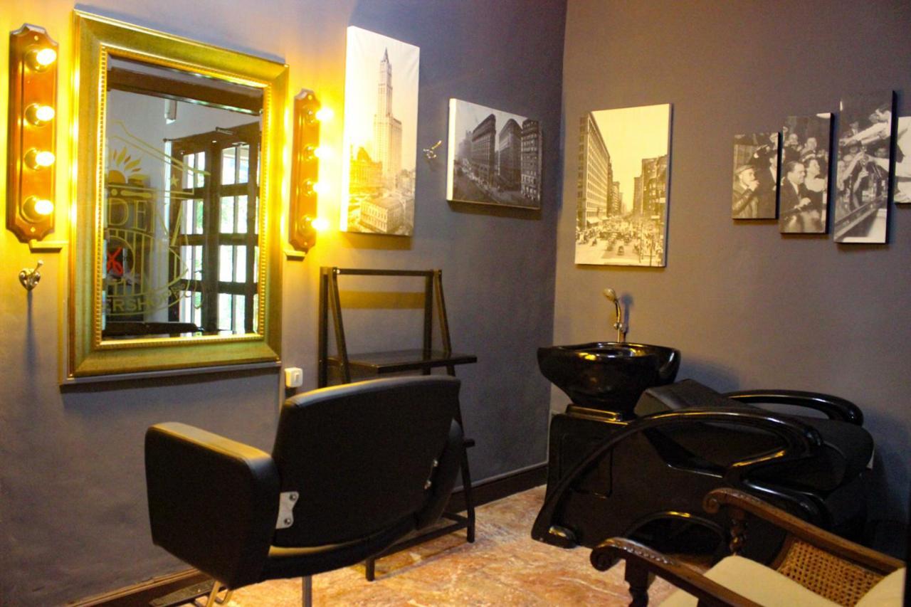Hotel Merdeka Kediri Kediri  Zewnętrze zdjęcie